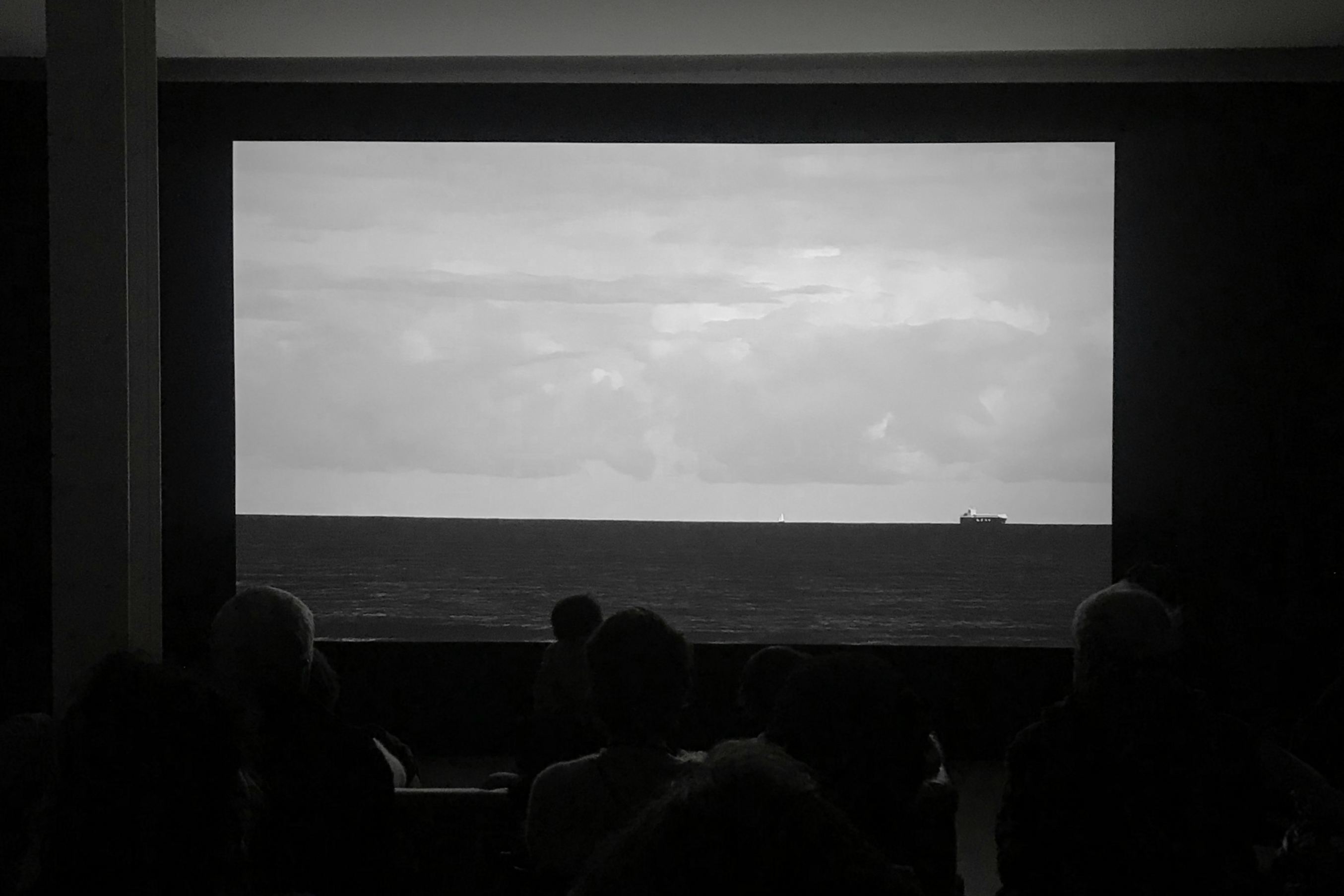 Marta Skoczeń Skoczen group show Paris Galerie Filles du Calvaire projections Clement Cogitore
